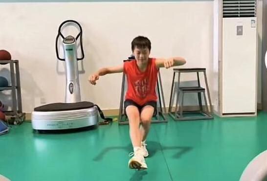 国内自拍经典三级在线
